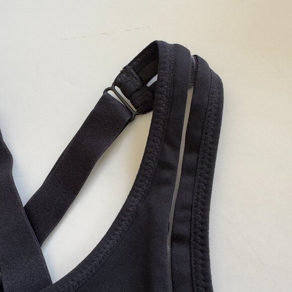 NWT Fabletics Bella High Impact Sports Bra - Picture 6 of 7